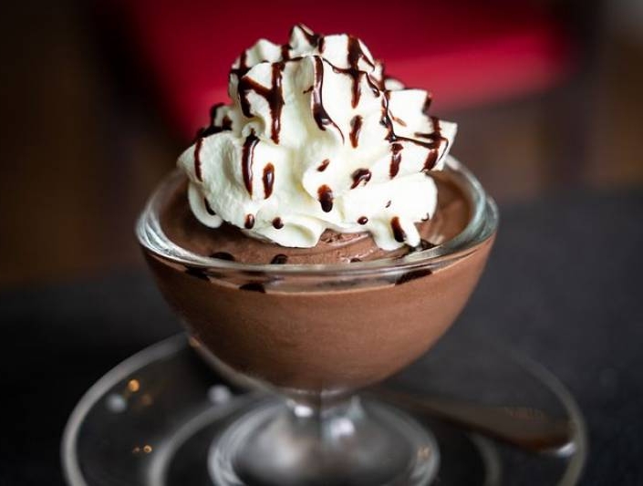 C'est l'été, préparez de bonnes coupes de glaces avec des topping