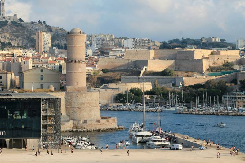 Spécialiste de la restauration collective pour les collèges à Marseille